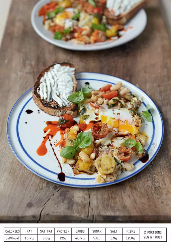 BAKED EGGS IN POPPED BEANS 1