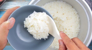 یک کیلو برنج برای چند نفر مناسب است؟ برا هر نفر چقدر برنج خیس کنیم؟