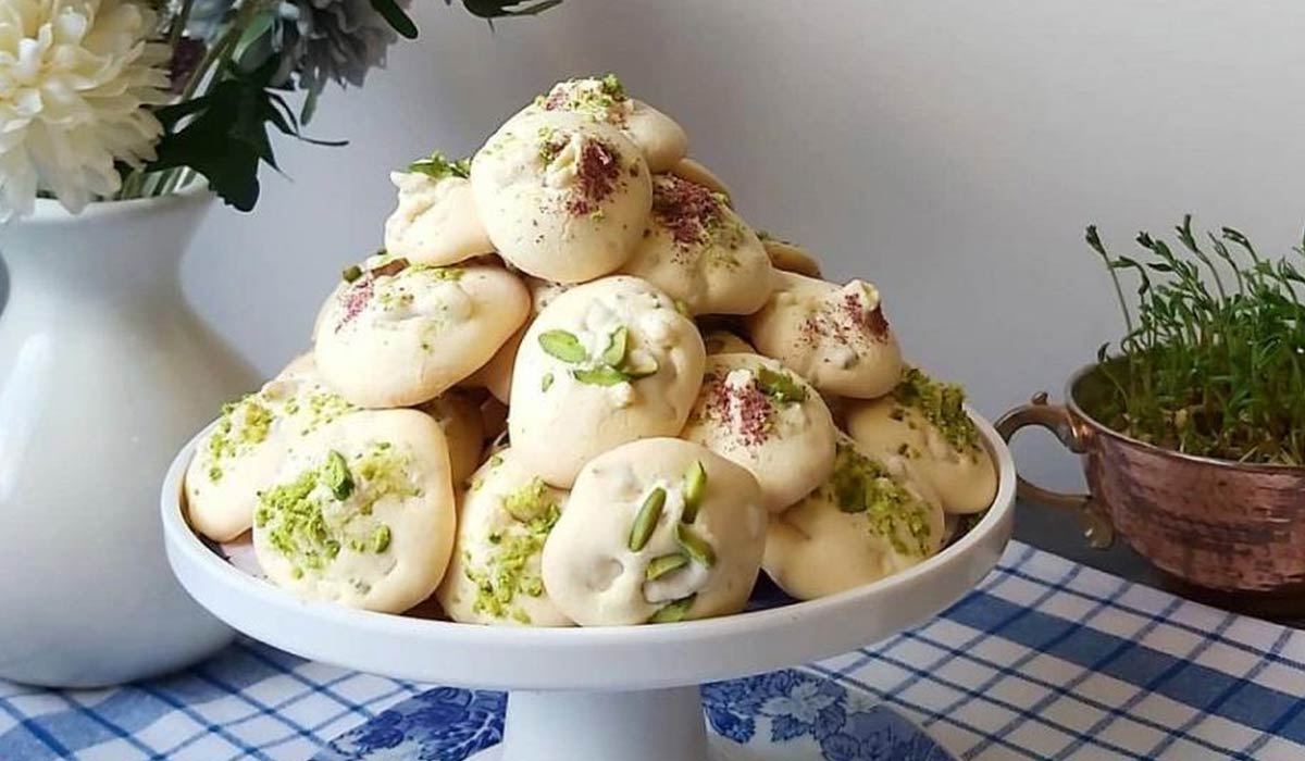 شیرینی پفکی گردویی