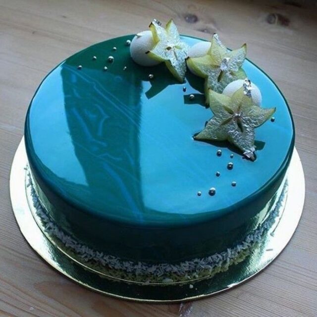 کیک با آینه براق