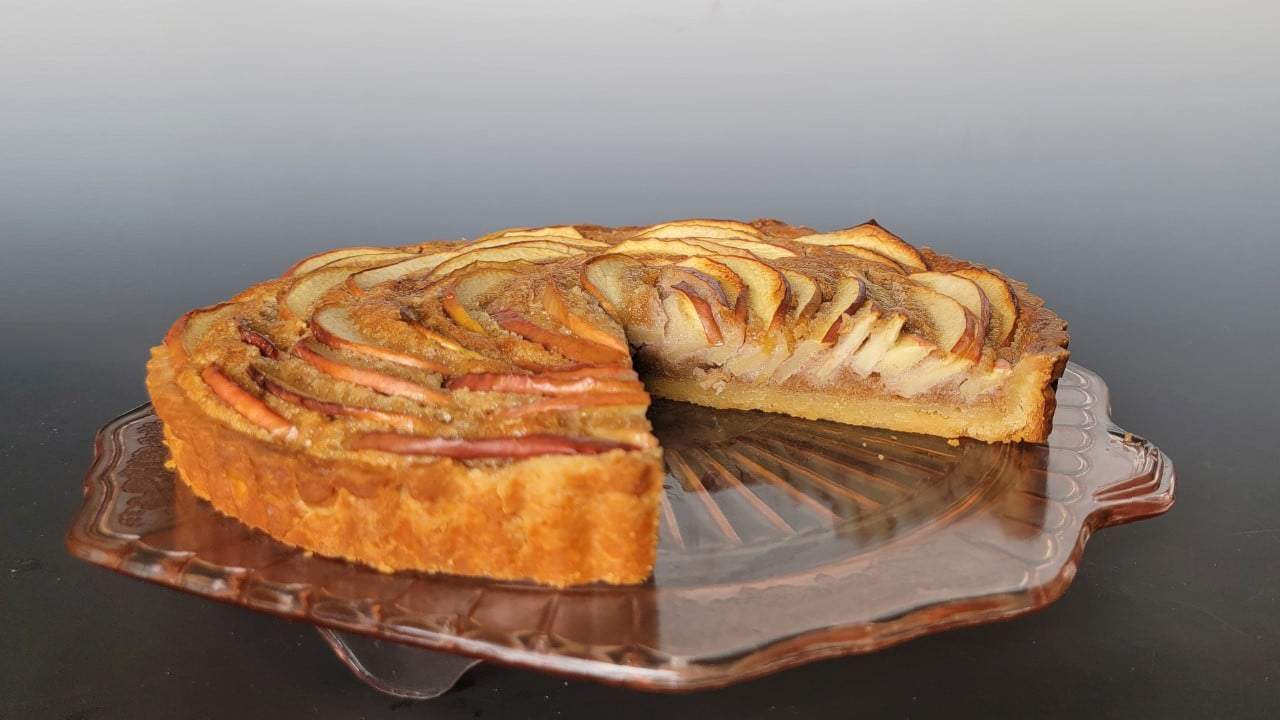 تارت سیب و گردو