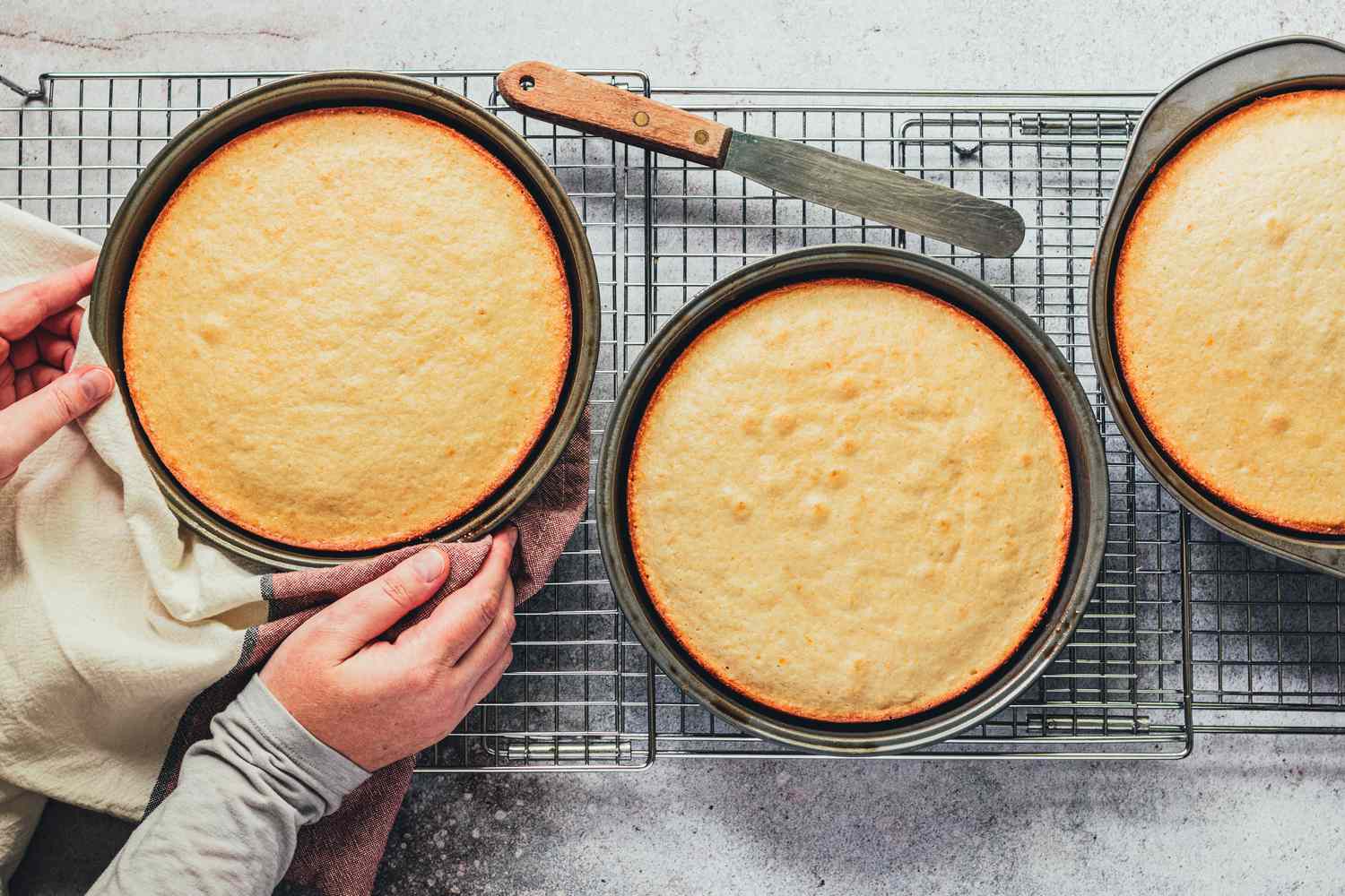 طرز تهیه کیک بدون فر روی اجاق گاز